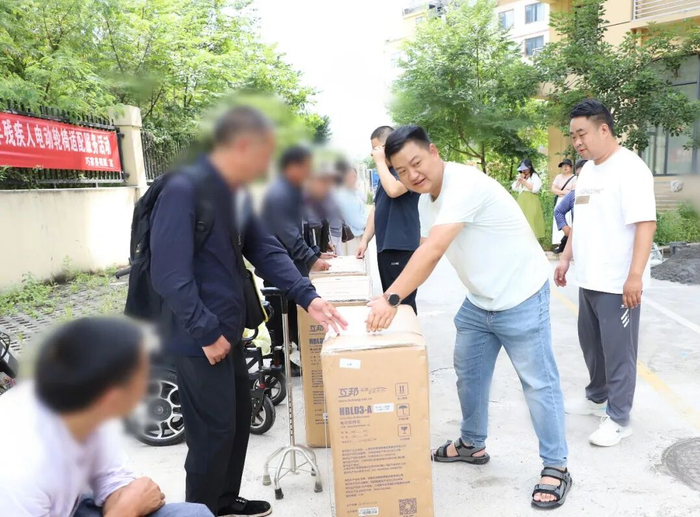 巧家送温暖了，为约20名肢体残疾人免费适配电动轮椅！