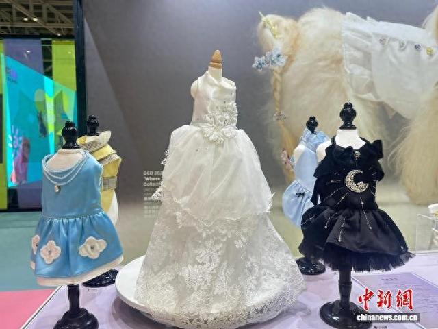 海外客商云集浙江绍兴宠博会 智能产品“吸睛”